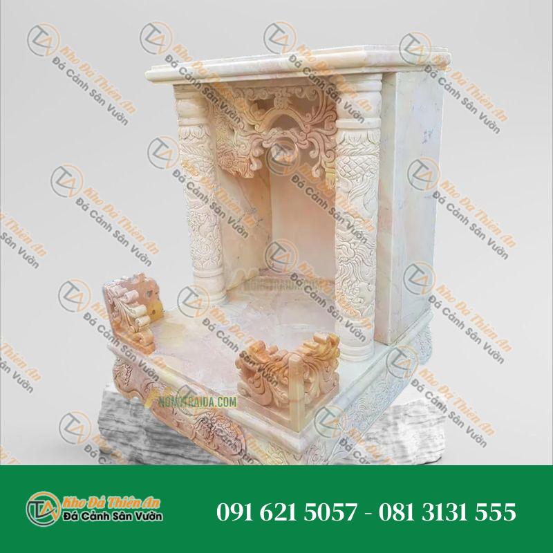 Bàn thờ thần tài/ông địa bằng đá vàng cà rốt 2 trụ chạm khắc, cao 67cm