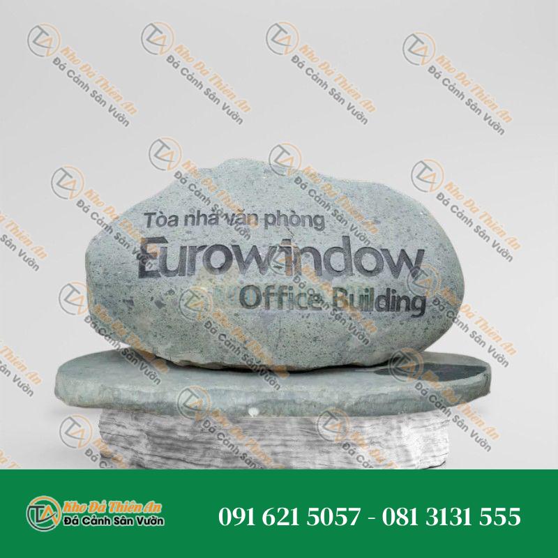 Bảng hiệu đá hoa cương xanh toà nhà Eurowindow