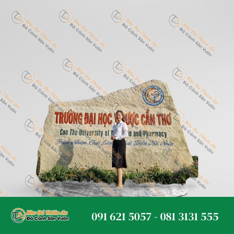 Bảng hiệu đá vàng Bình Định tại Trường Đại Học Y Dược Cần Thơ