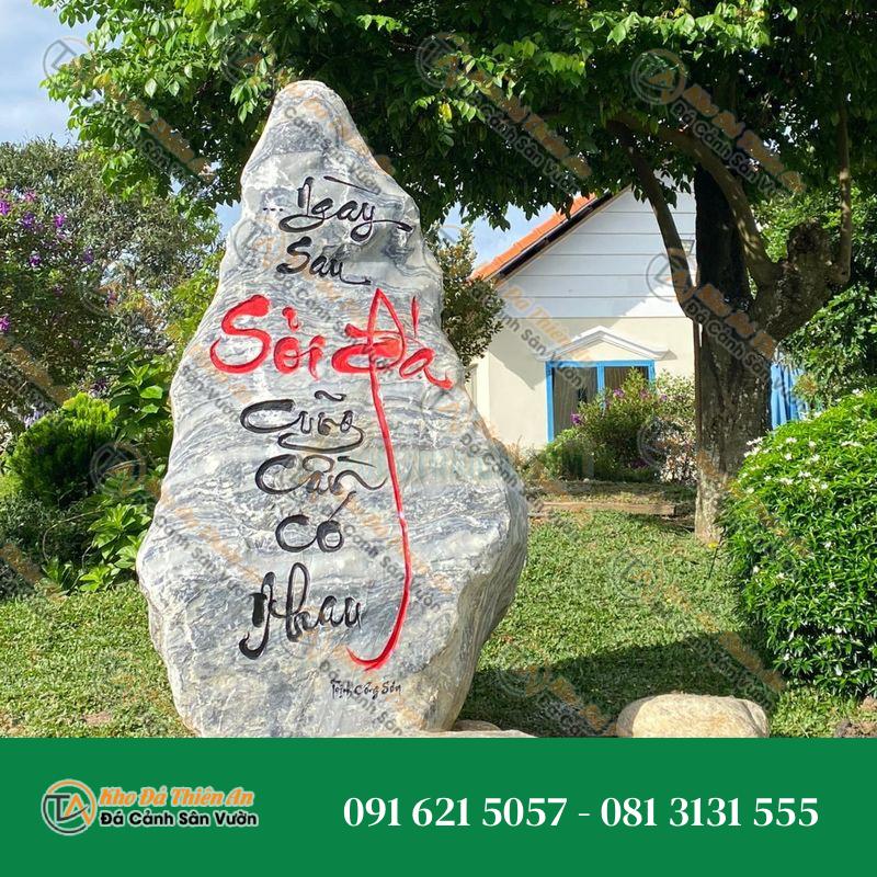 Bảng hiệu đá tuyết sơn khắc chữ thư pháp