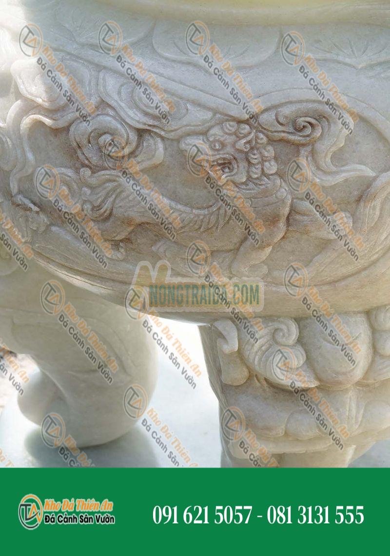 Bát đựng hương thơm Phật bằng đá hoa cương trắng, cao khoảng 122cm, hình rồng, dài khoảng 124cm