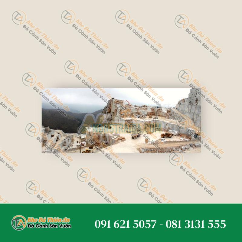 Bình điêu khắc, Đá cẩm thạch trắng Carrara, Hình hoa, Khảm thủ công – Italy
