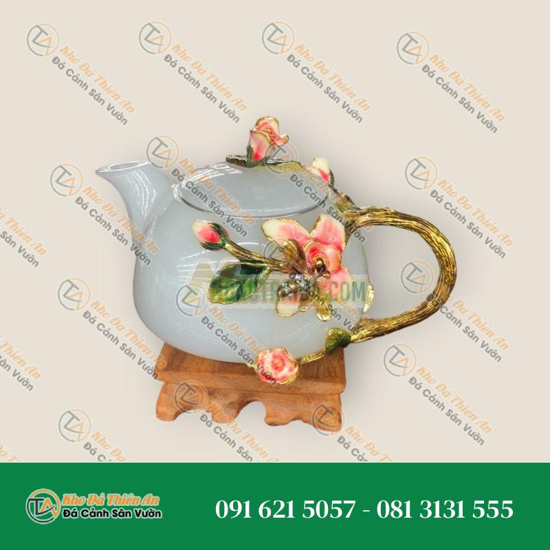 Bộ ấm trà chạm hoa hồng với ly chạm chữ đá bạch ngọc