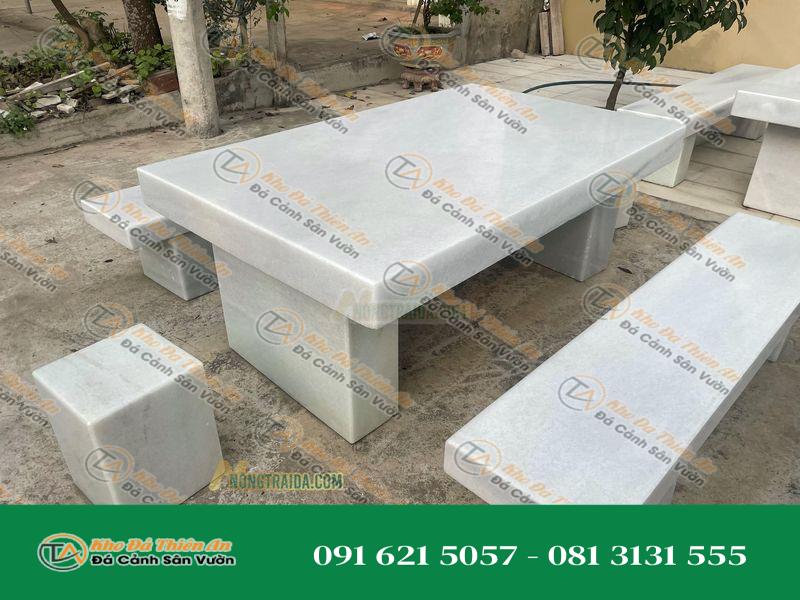 Bộ bàn ghế đá dài cẩm thạch trắng vân mây, 2 ghế băng