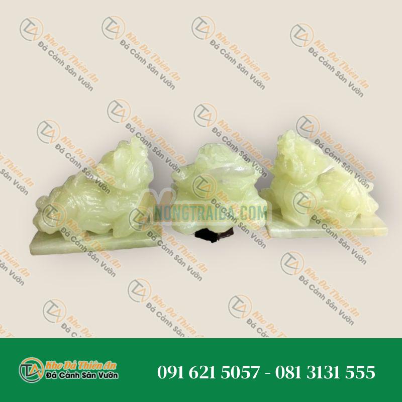 Bộ combo Tỳ Hưu dài 11cm và Tượng Cóc Ba Chân, Cóc Ngậm Tiền, Thiềm Thừ phong thủy dài 8cm đá ngọc Onyx hợp mệnh Mộc – Hỏa