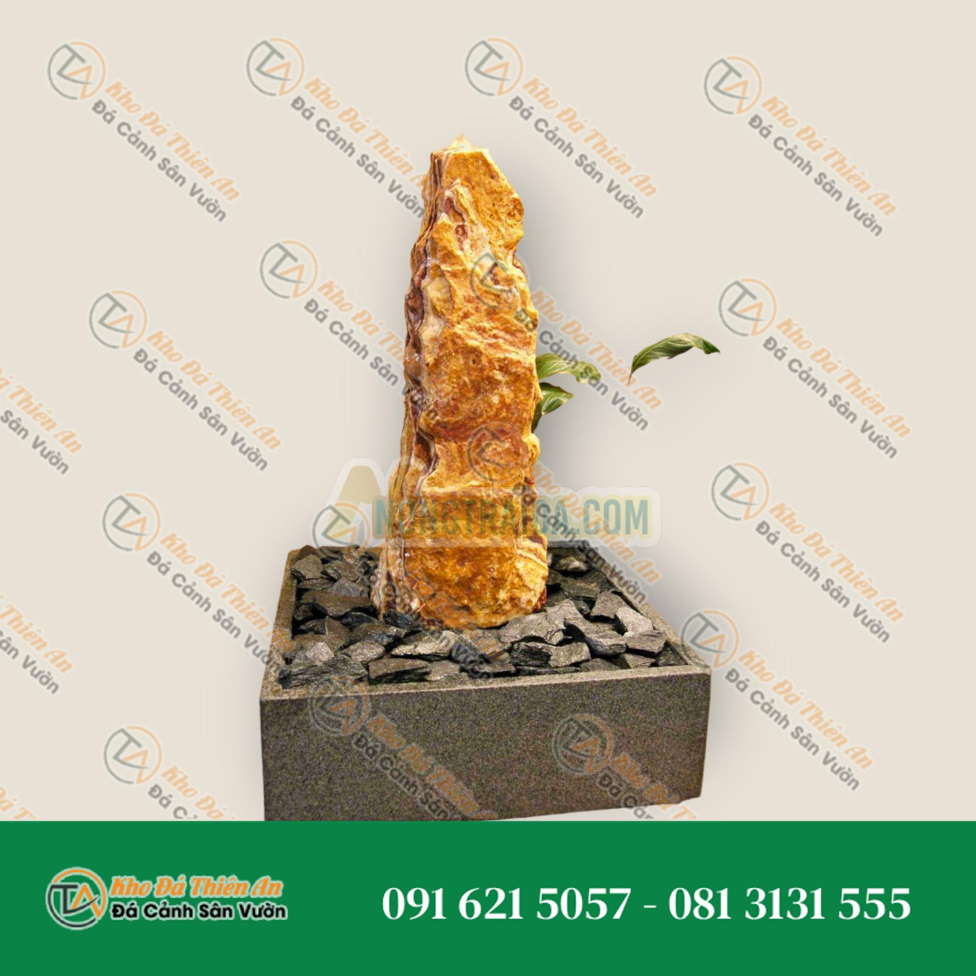 Bộ phun nước trong nhà Monolith đá mã não trong bể granit vuông