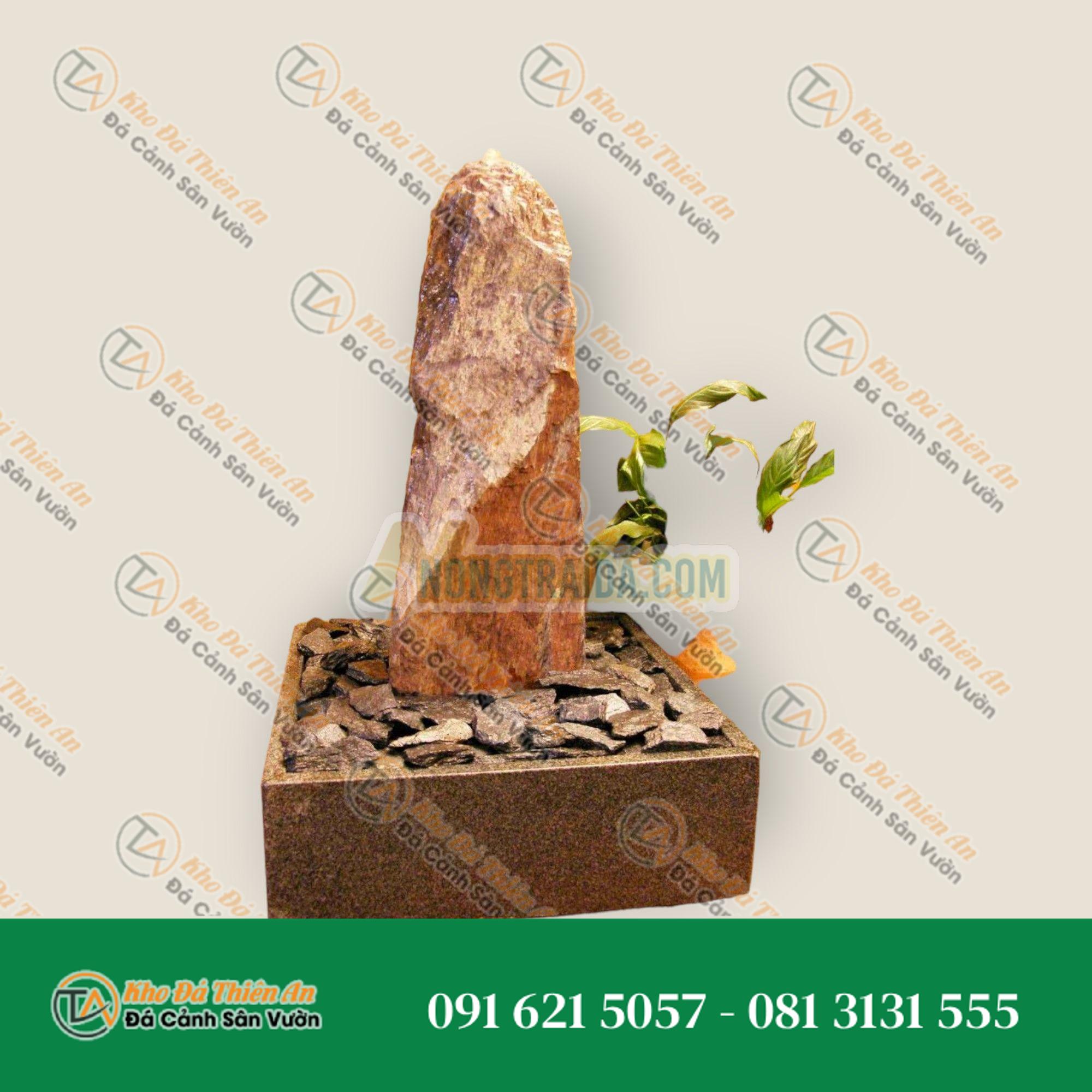 Bộ phun nước trong nhà Monolith đá phiến đỏ trong bể granit vuông