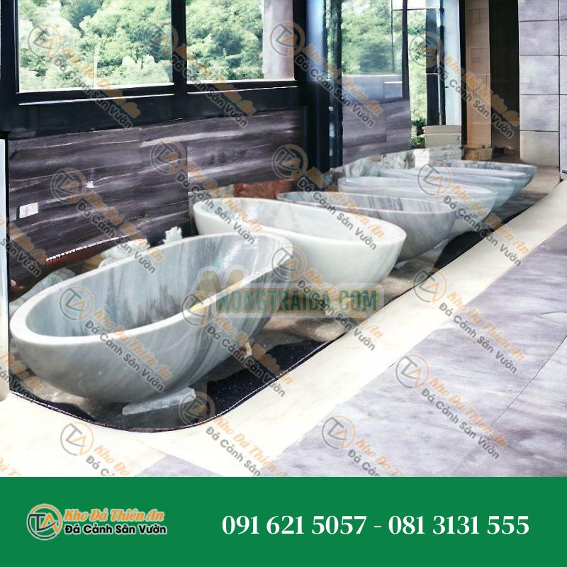 Bồn tắm đá màu xanh lá cây