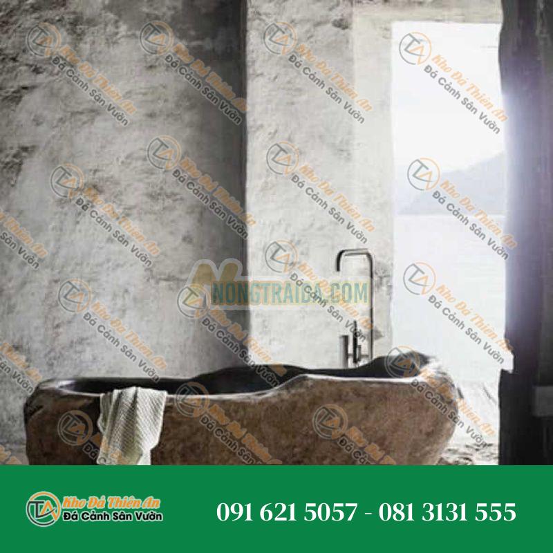Bồn tắm đá cuội đen cạnh uốn lượn