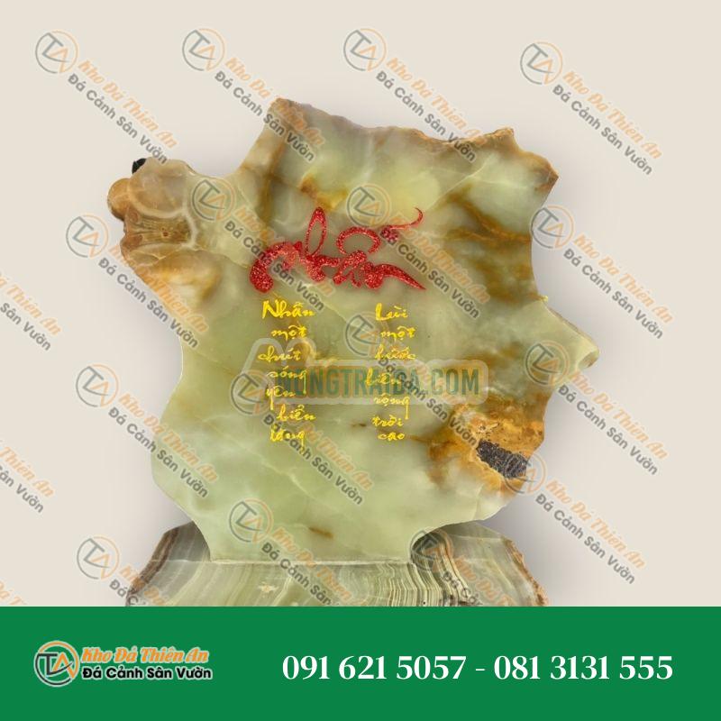 Bức tranh chạm khắc chữ thư pháp trên đá ngọc Onyx trang trí bàn làm việc, phòng khách