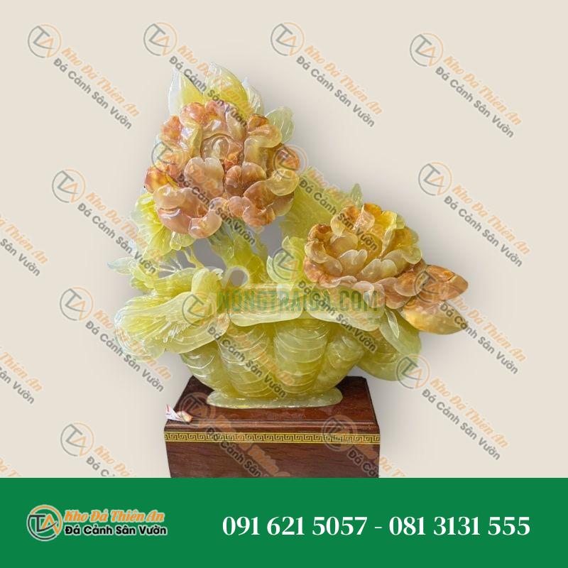 Bức tranh tượng hoa mẫu đơn và chim phong thủy đá ngọc onyx trang trí phòng khách