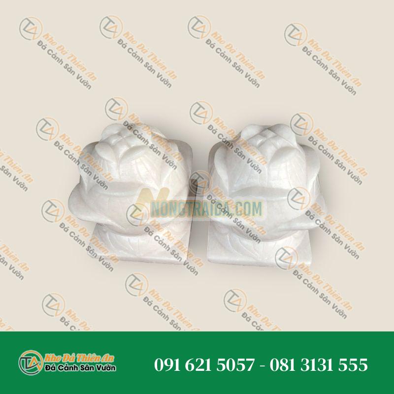 Cặp búp sen chạm cánh sen đá cẩm thạch trắng đế vuông trang trí mộ, đền thờ – Cao 25cm
