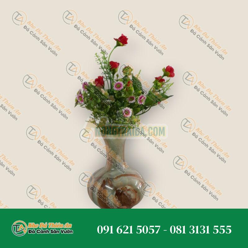 Chai rót đá hổ phách màu xanh nhạt, đá cẩm thạch
