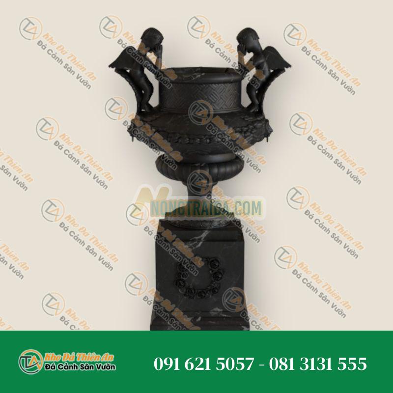 Chậu cây đá cho vườn với hình thiên thần bảo vệ