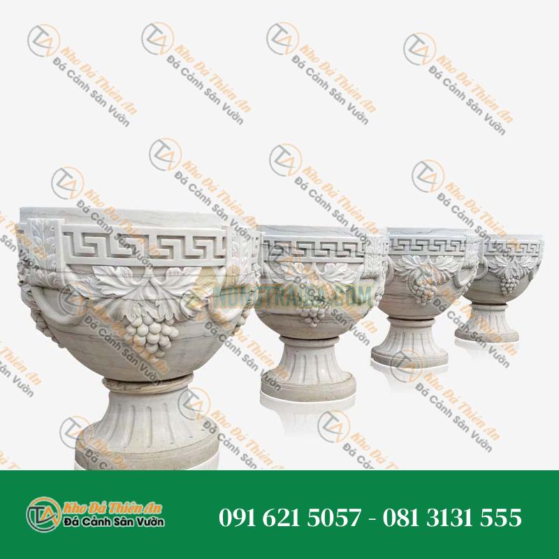 Chậu cây đá tự nhiên lớn ngoài trời