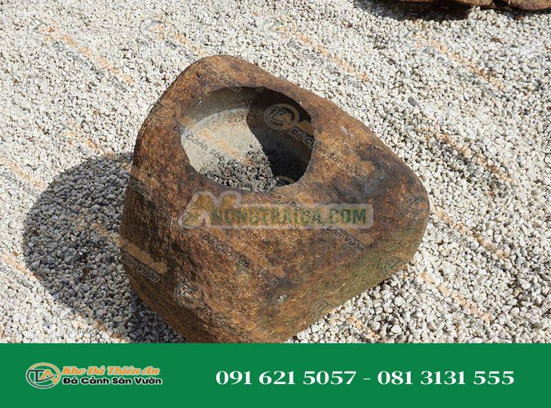 Chum nước tiểu cảnh kiểu Nhật Bản (Kurama Shizen-seki Chozubachi) 37x31cm