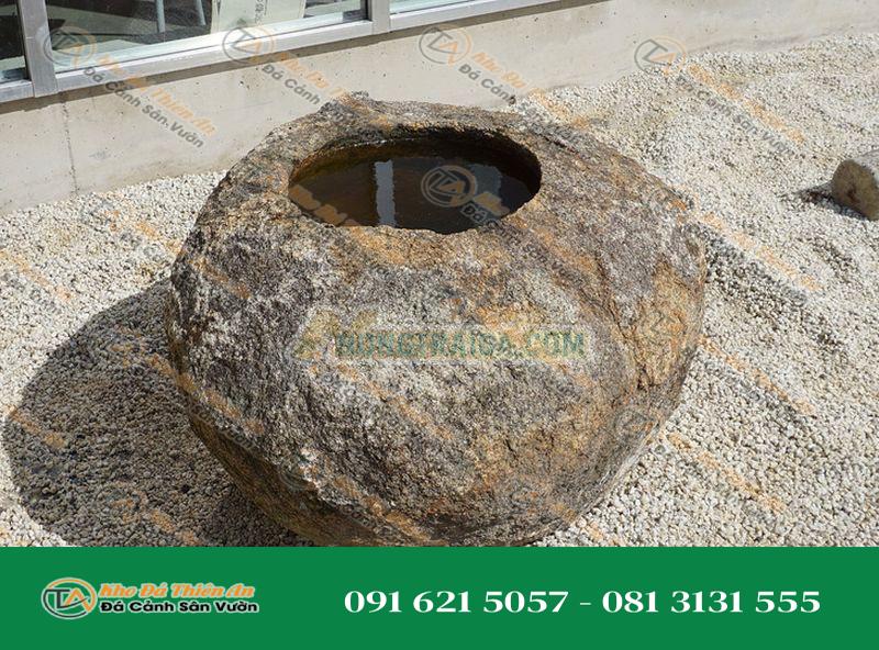 Chum nước tiểu cảnh kiểu Nhật Bản (Kurama Shizen-seki Chozubachi) 41x33cm