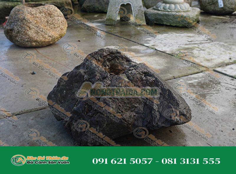 Chum nước tiểu cảnh Makkuro Shizen-seki Chozubachi, kiểu Nhật