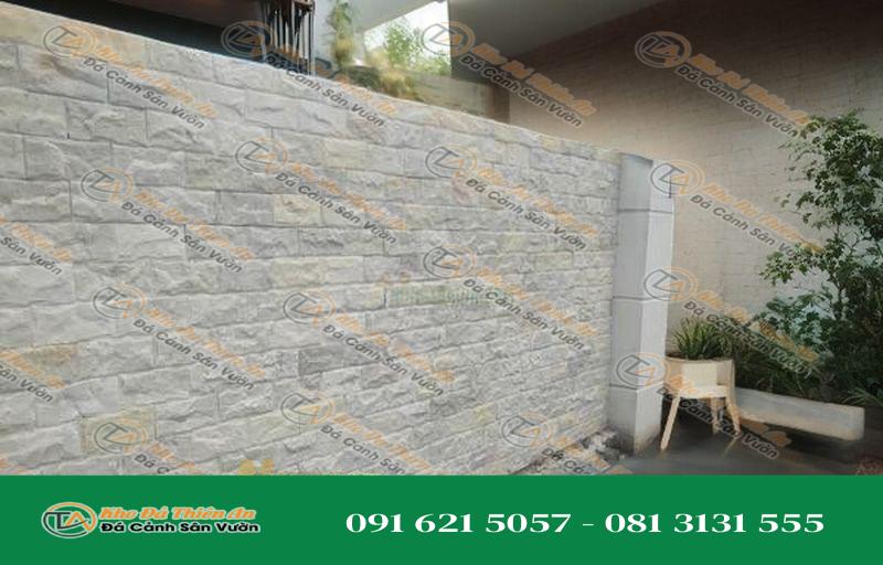Đá bóc trắng sữa ốp giếng trời