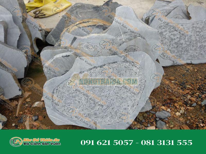 Đá bước dặm, đá đen Hoà Bình, băm mặt 25x35cm