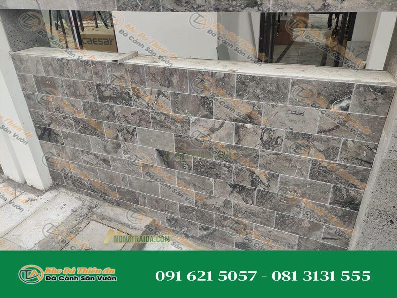 Đá cẩm thạch màu be ốp tường rào