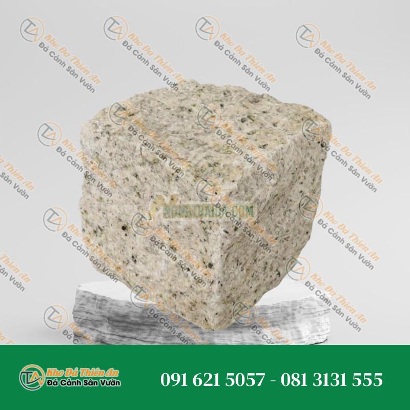 Đá chẻ cubic 10x10x10, màu vàng nhạt