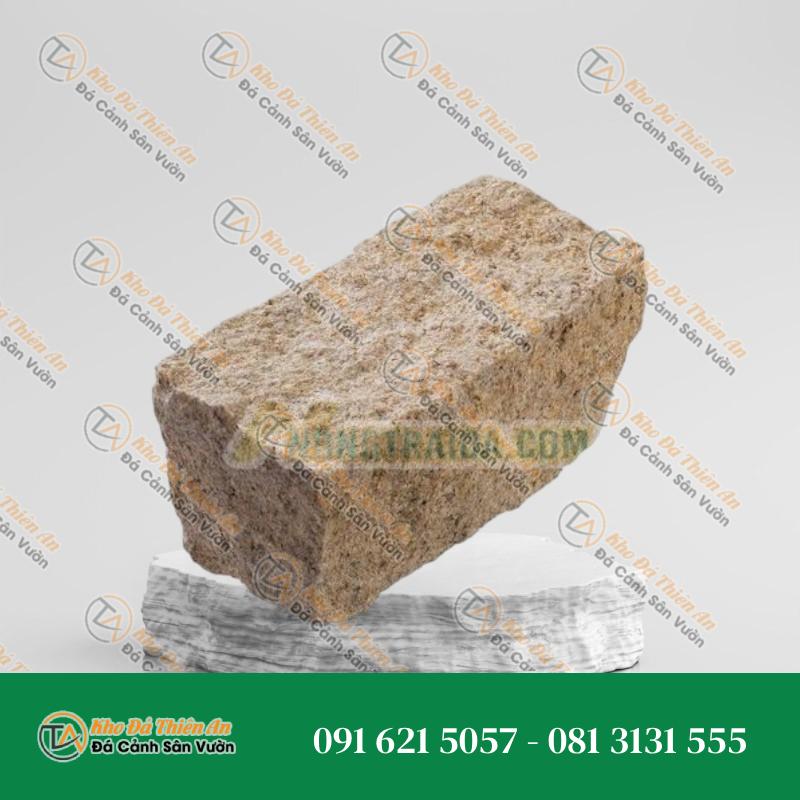 Đá chẻ cubic 10x10x20, đá vàng Bình Định