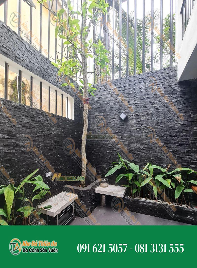 Đá chẻ đen ốp tường rào