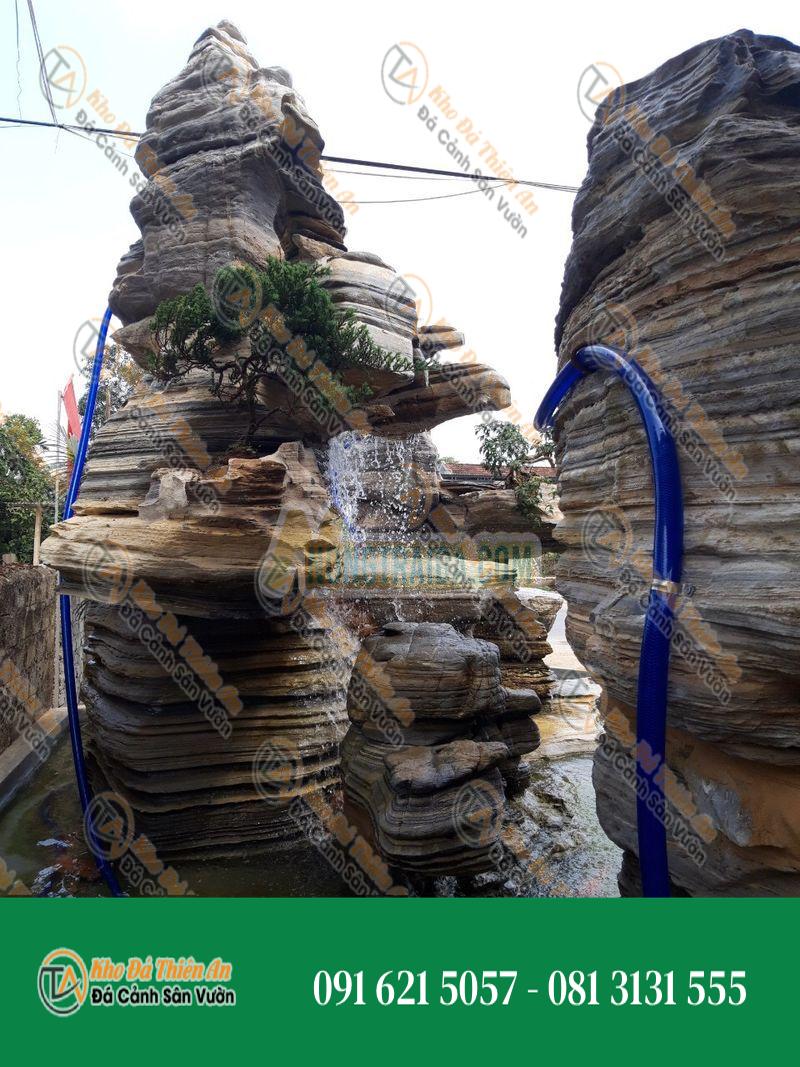 Đá cổ thạch xanh, cỡ trung, dùng xếp thác nước xếp lớp