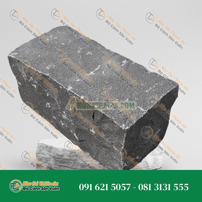 Đá cubic chẻ 10x10x20cm, bazan đen đồng nai