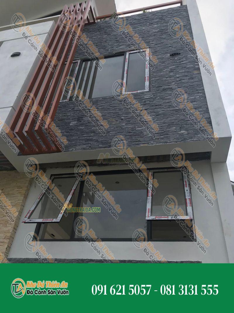Đá chẻ ốp mặt tiền màu xám đen