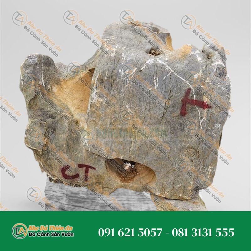 Đá lũa đen đặt sân vườn 2.1x 1.7m
