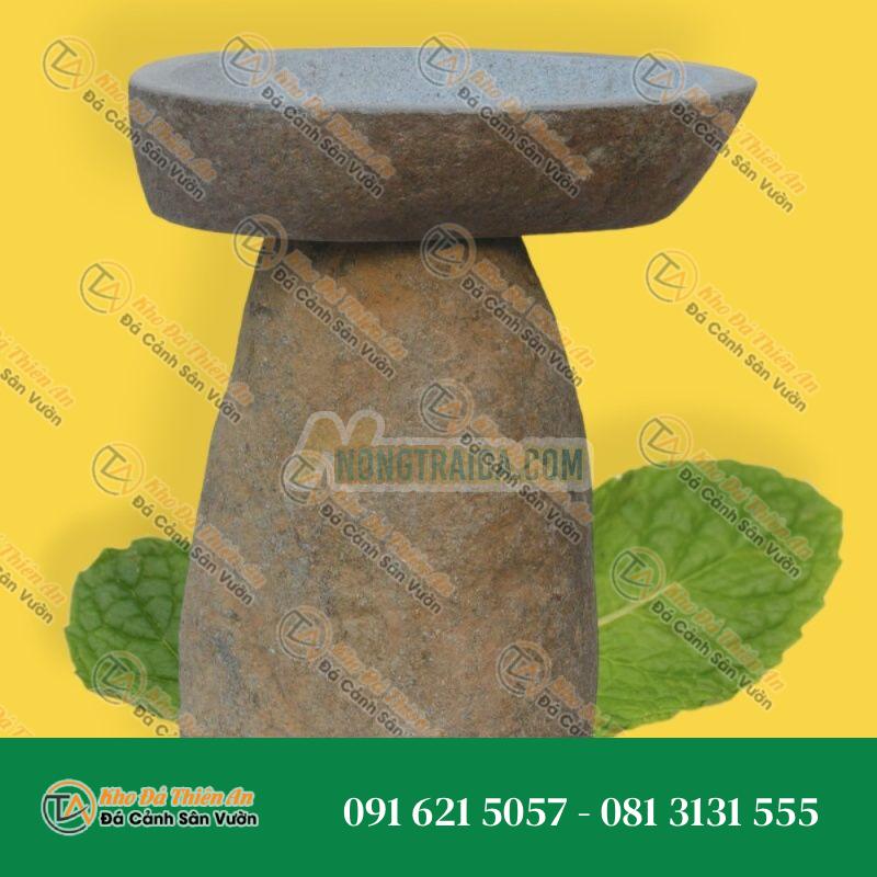 Đài Tắm Chim, Đường kính 35 – 40cm, với cơ sở, được chạm khắc tay từ đá sông Kích thước: 40,00×30,00×43,00cm