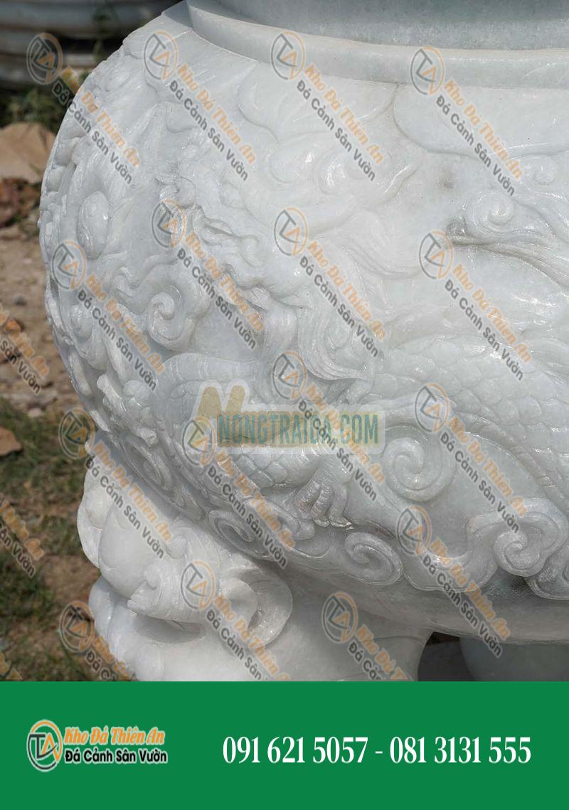 Đài thờ Phật bằng đá hoa cương trắng, cao 152cm, có bát đựng và hình rồng, dài khoảng 145cm