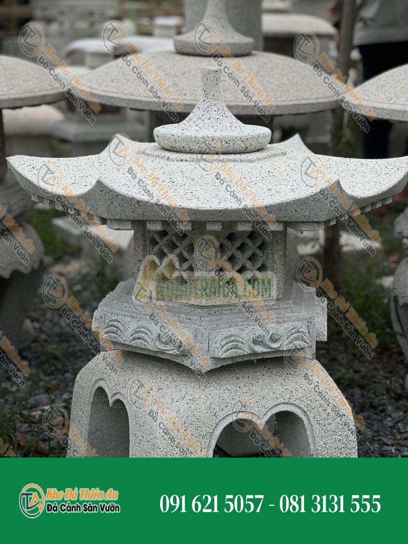 Đèn đá lục lăng mái chùa, đá granite trắng muối tiêu
