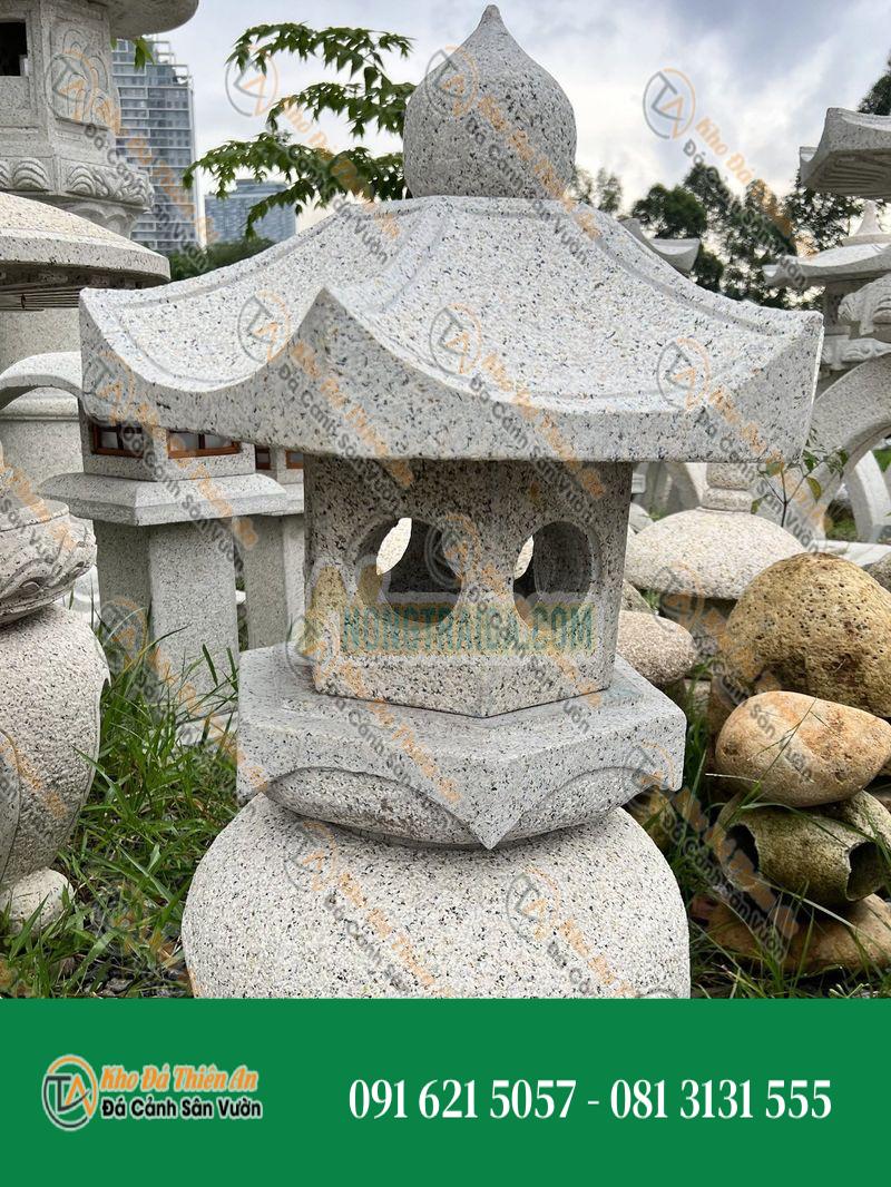Đèn đá nhỏ, mái cong, đá granite trắng muối tiêu