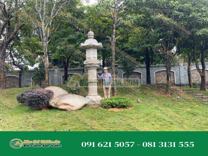 Đèn đá thân cao Kasuga-doro 2.5m