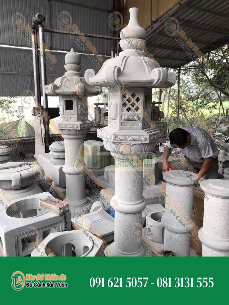 Đèn đá thân cao mái Nhật đá sa thạch