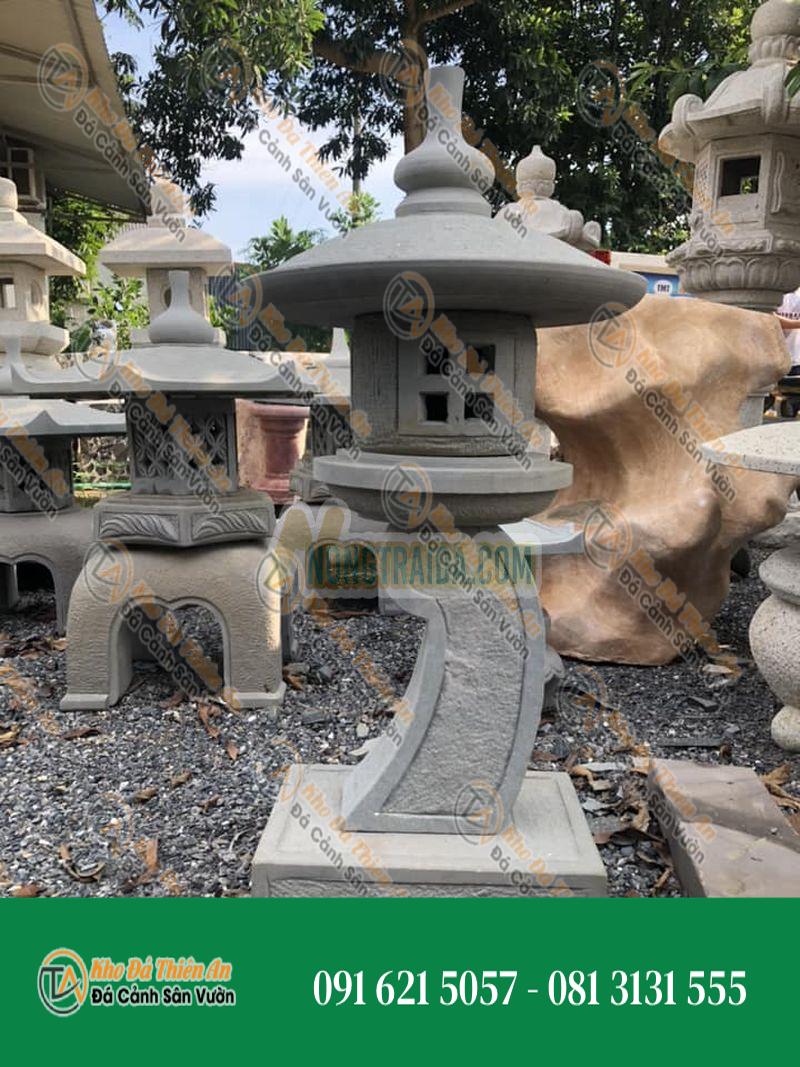 Đèn đá thân cong đá sa thạch