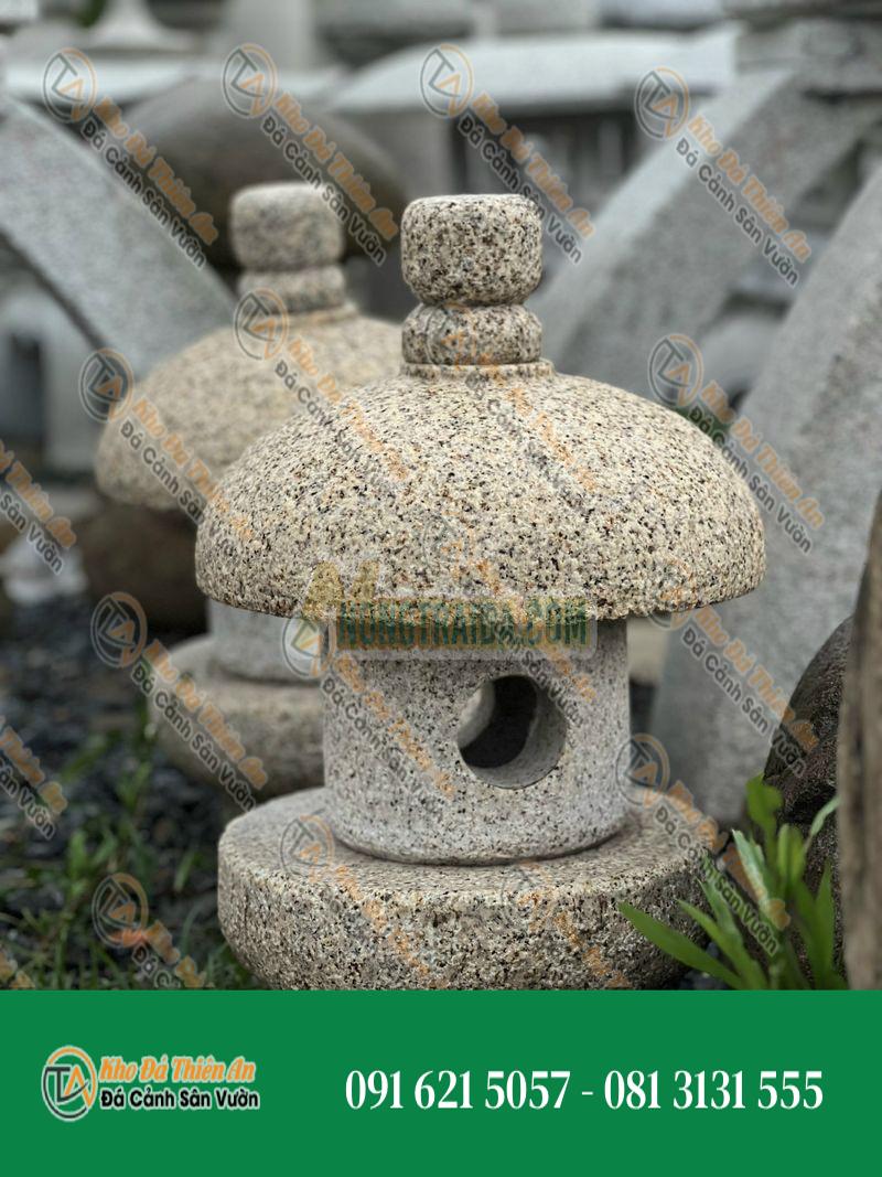 Đèn nấm lùn thân cao, đá granite vàng Bình Định