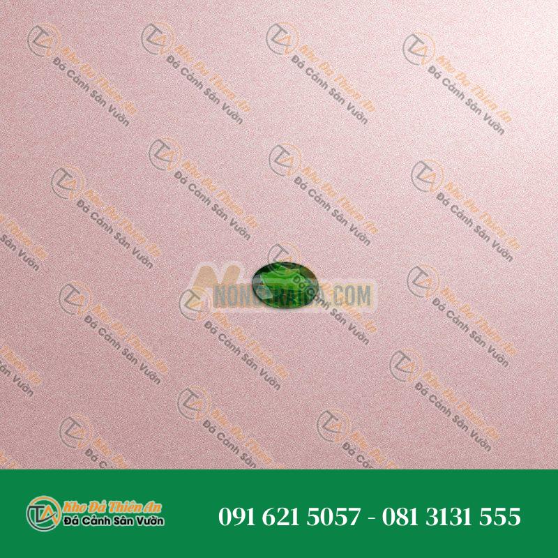 Diopside oval 06x08mm 5A