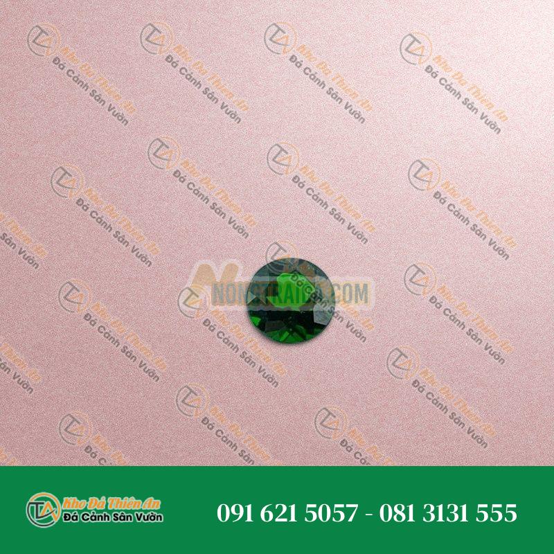 Diopside tròn 08mm 5A
