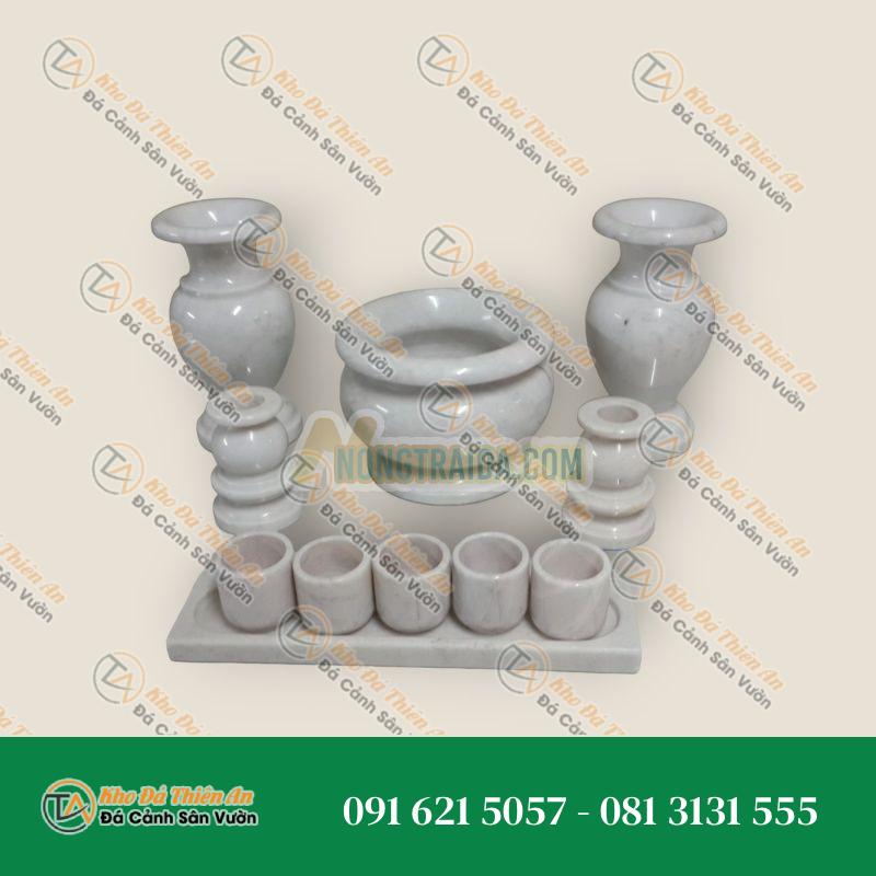 Đồ vật thờ phượng, bộ linh kiện, và tượng chúa từ đá cẩm thạch