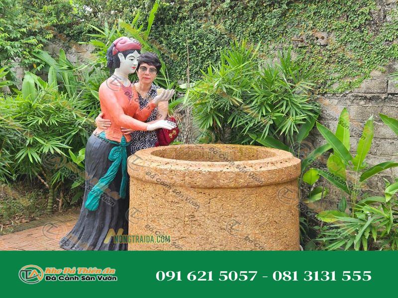 Giếng đá ong vàng sân vườn