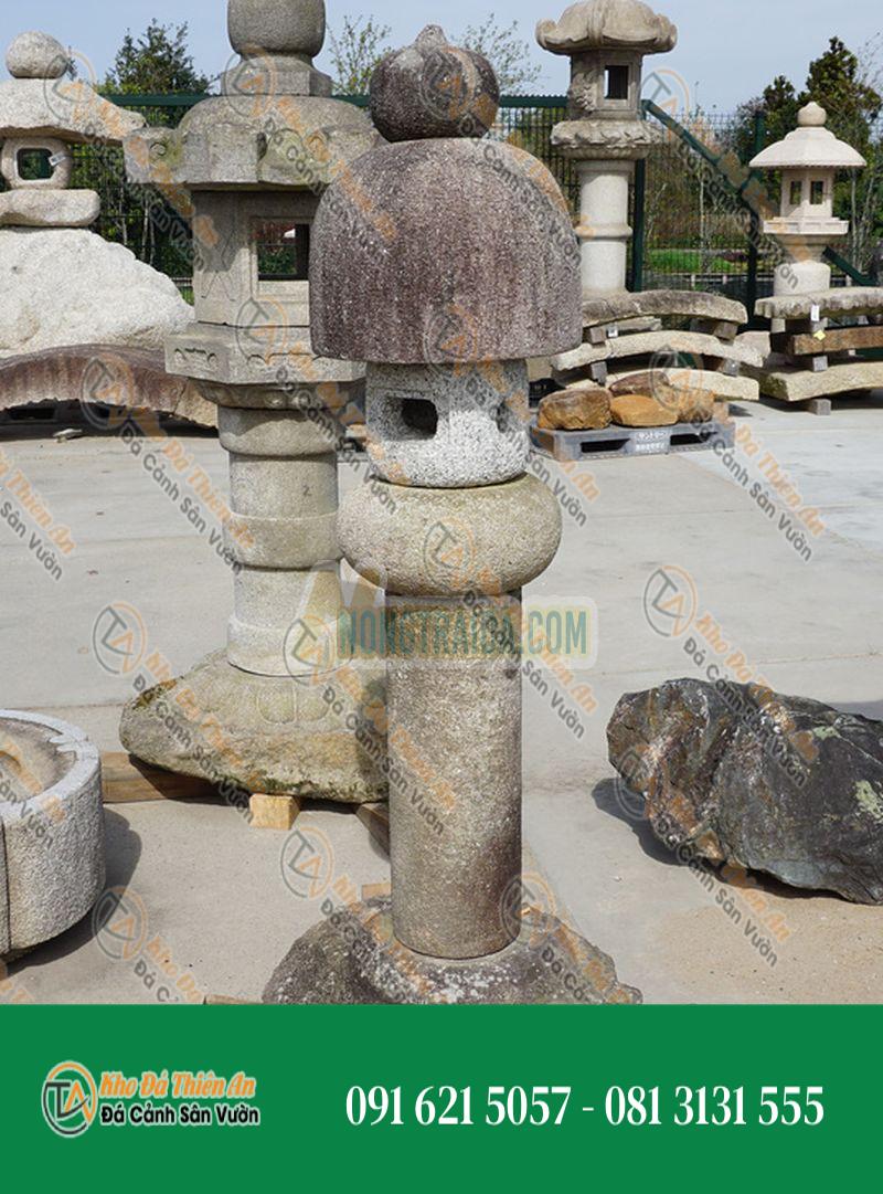 Hachiman Gata Ishidoro, Đèn đá Nhật Bản