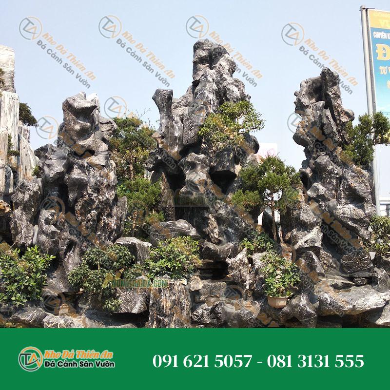 Hòn Non Bộ Cho Hồ Cá Lớn Đá Lũa Đen 2.5X3.2M