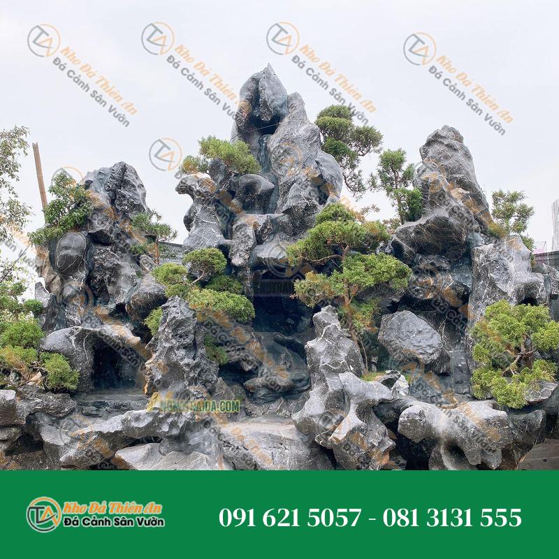 Hòn Non Bộ Cho Hồ Cá Lớn Đá Lũa Đen 2.6X3.8M