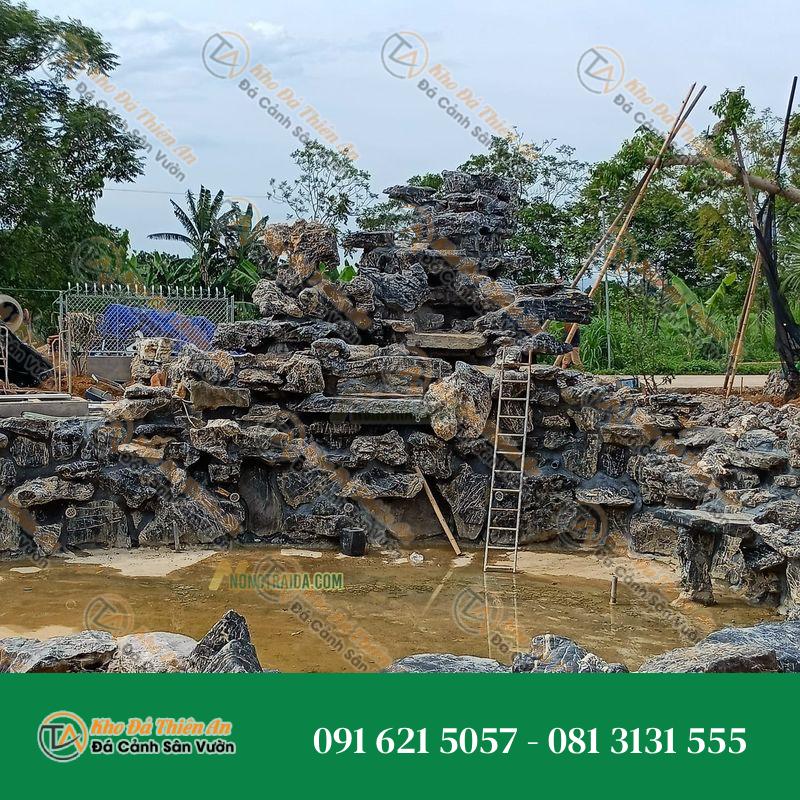 Hòn Non Bộ Cho Hồ Cá Lớn Đá Lũa Đen 2.8X3.7M