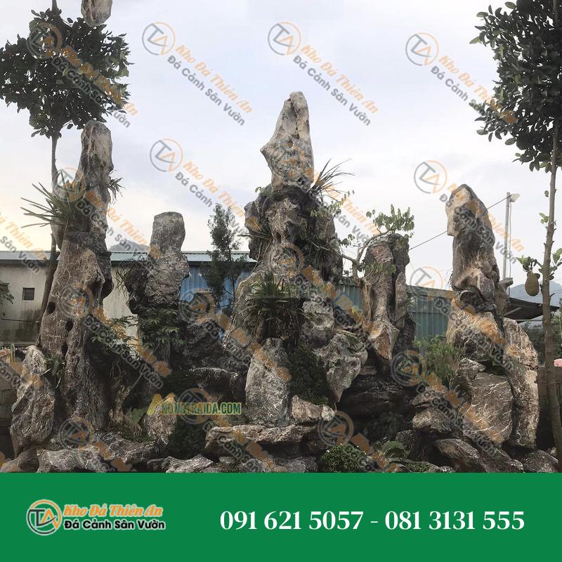 Hòn Non Bộ Có Thác Nước Lớn Đá Lũa Đen 2.6X3.9M