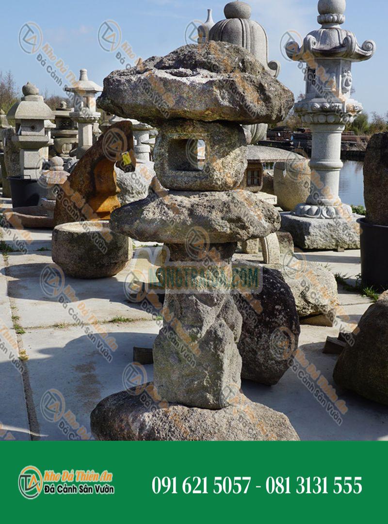 Izumo Nozura-doro, Đèn đá Nhật Bản
